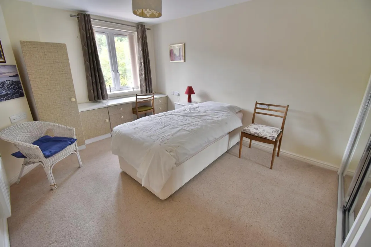 Cherrett Court, BH22, photo 9