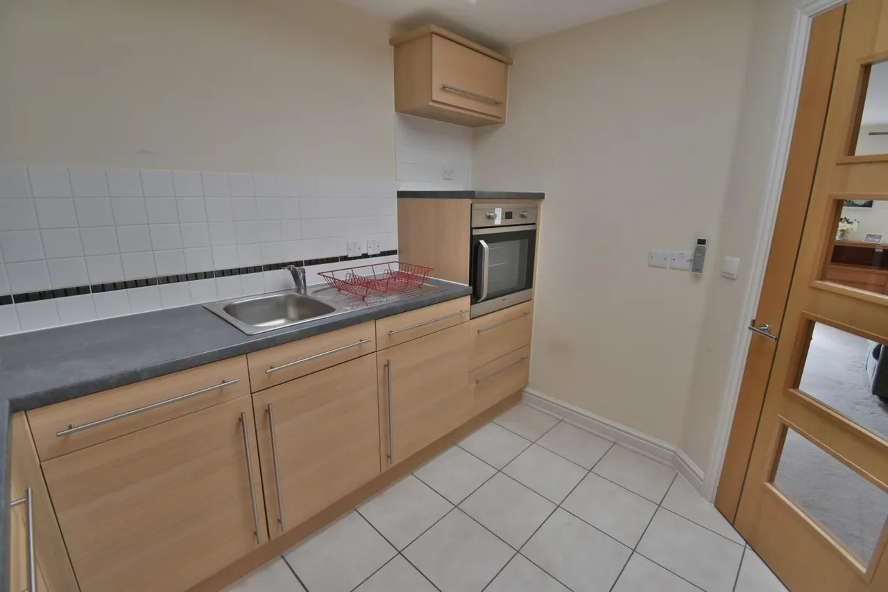 Cherrett Court, BH22, photo 5