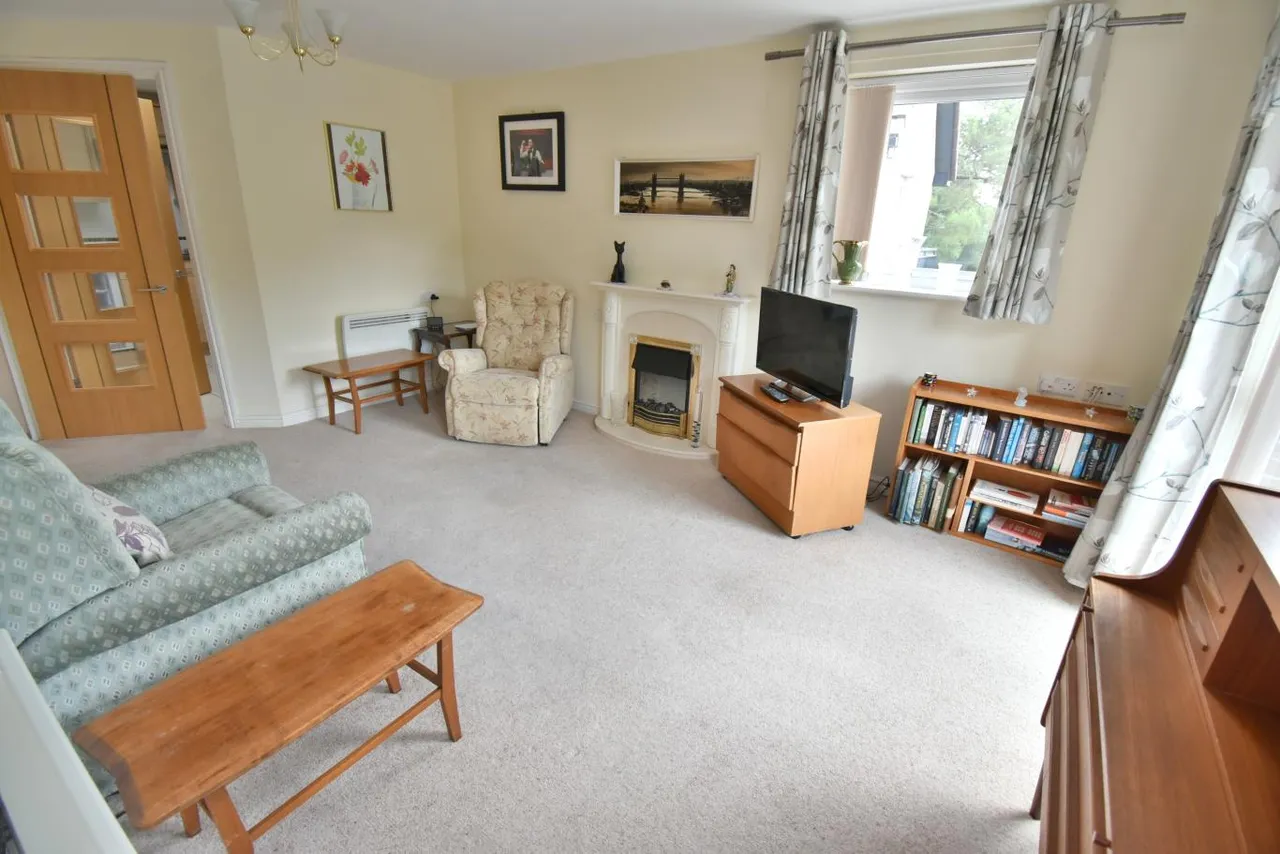 Cherrett Court, BH22, photo 6