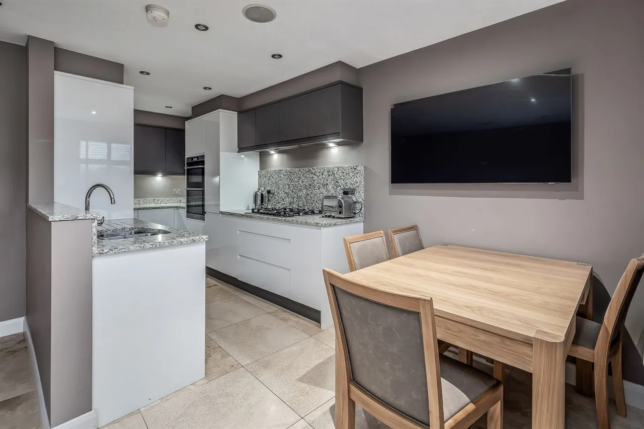 Edge View Crescent, Alderley Edge, photo 6