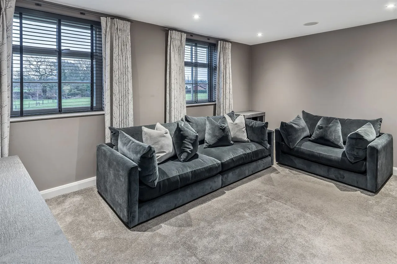 Edge View Crescent, Alderley Edge, photo 13