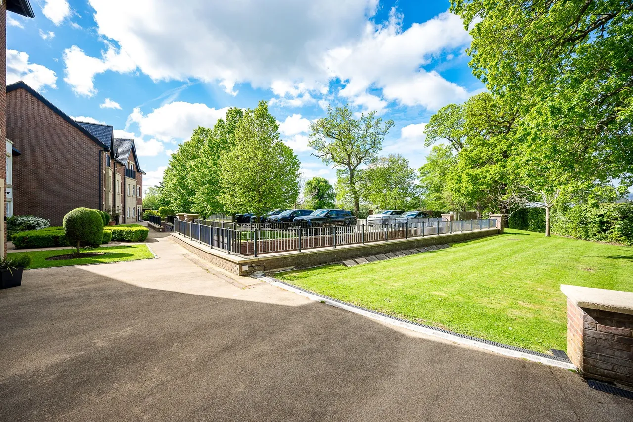Edge View Crescent, Alderley Edge, photo 25