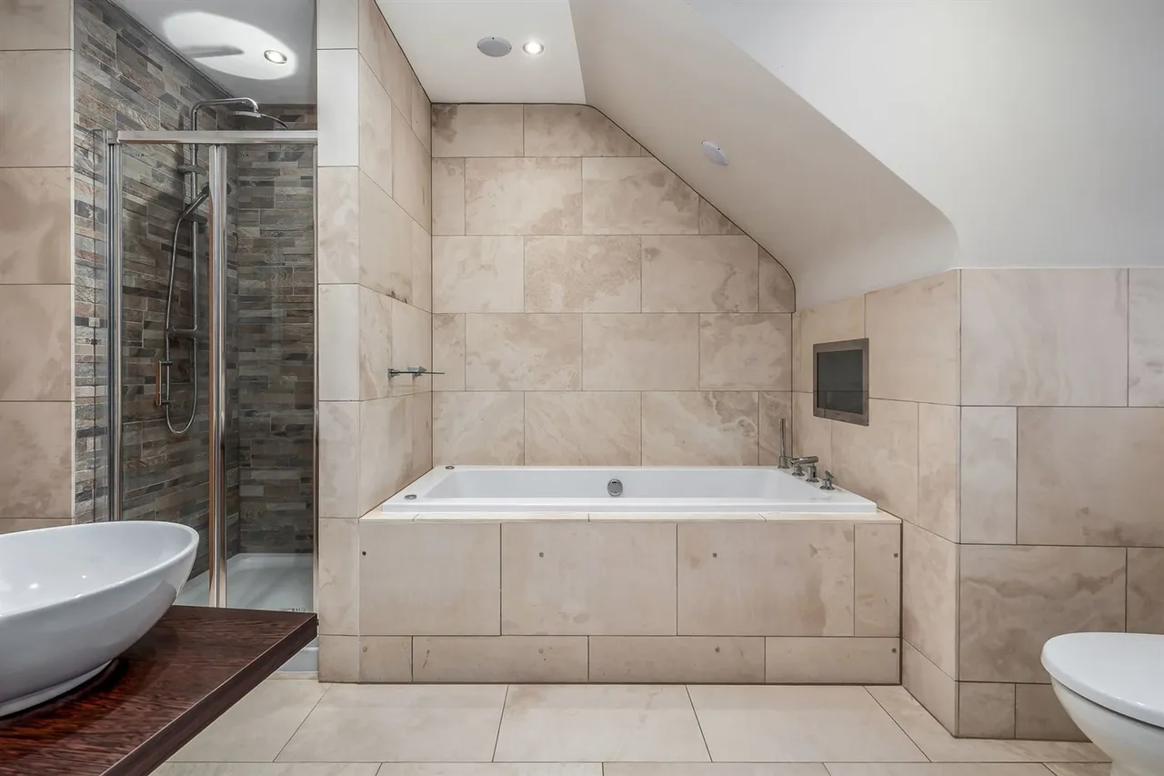 Edge View Crescent, Alderley Edge, photo 17