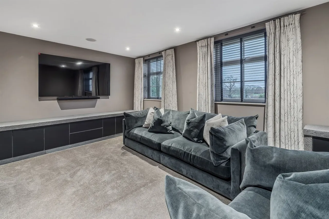Edge View Crescent, Alderley Edge, photo 12