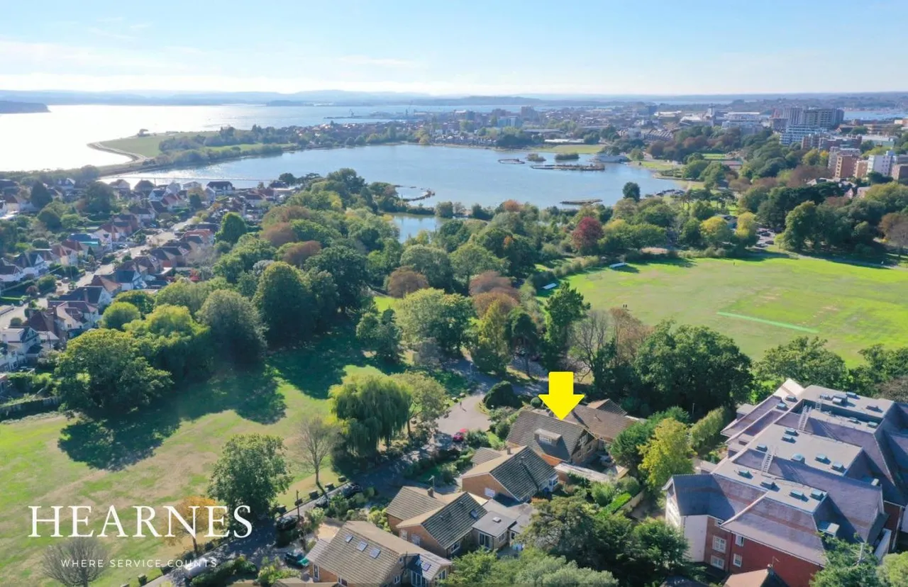 Copse Close, BH14, photo 2