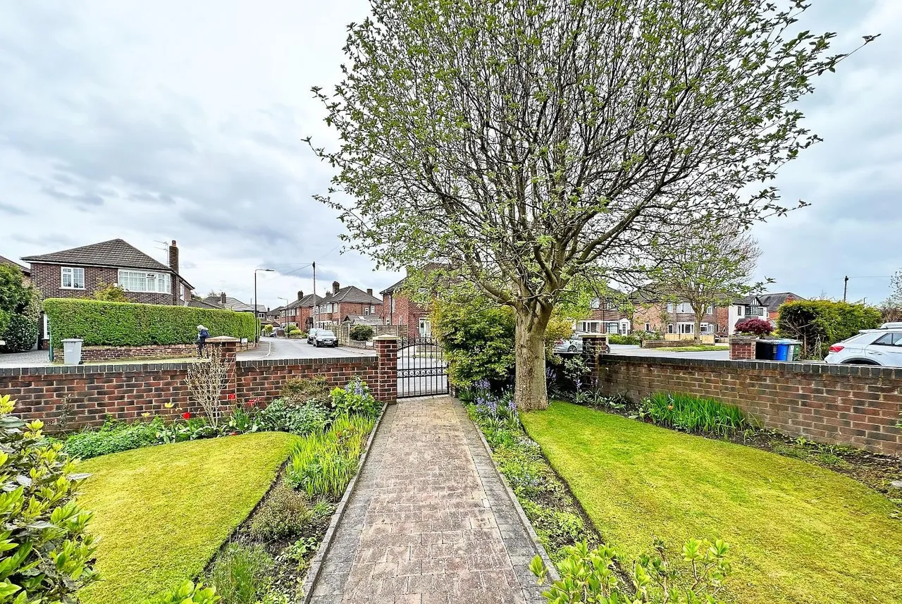 Stockport Road, Timperley WA15 7SF, photo 38