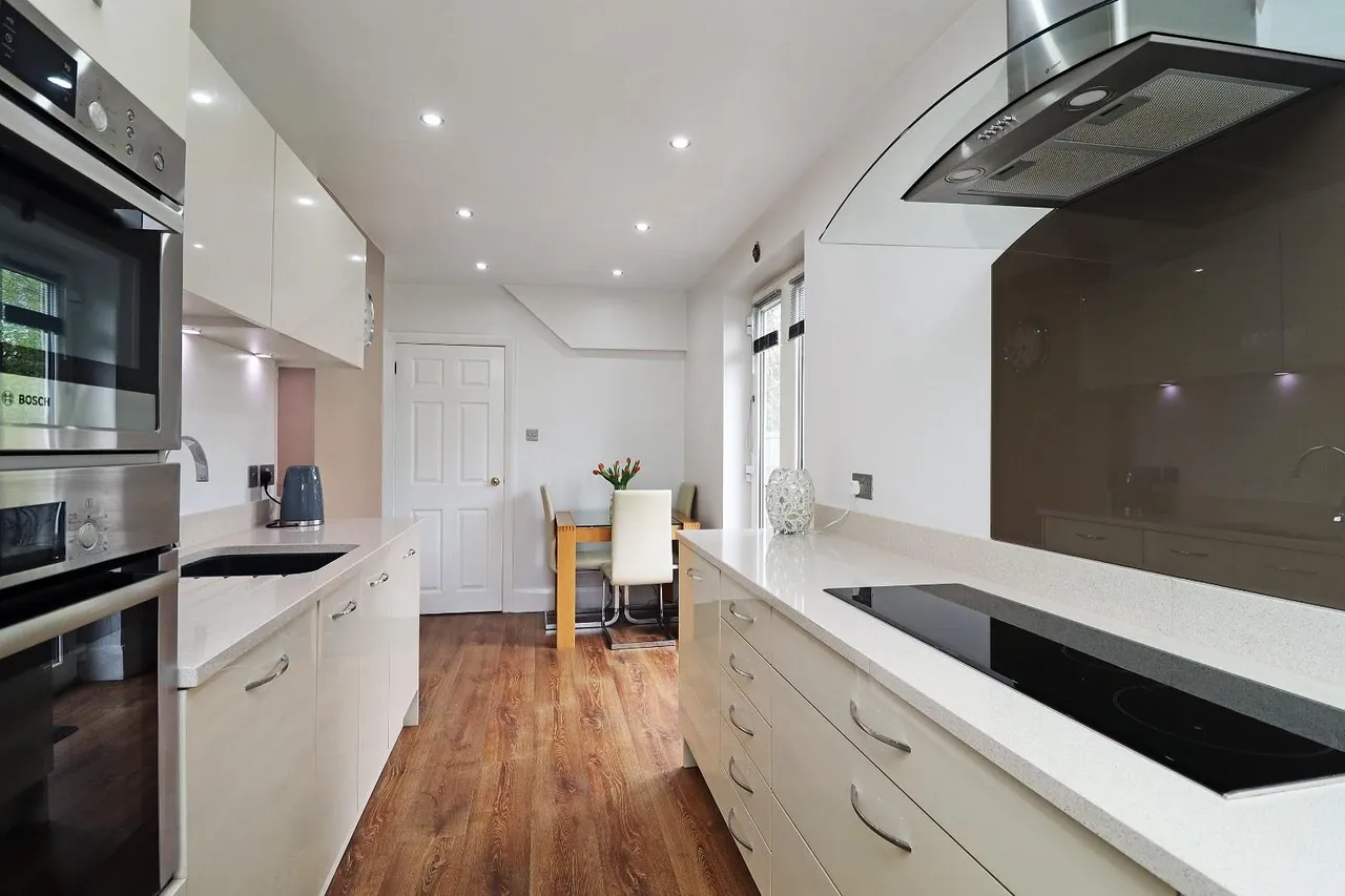 Stockport Road, Timperley WA15 7SF, photo 15