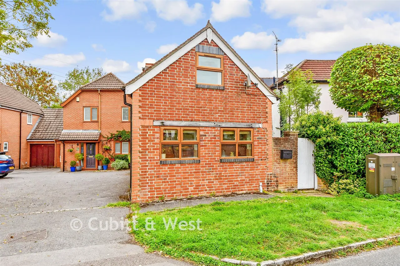 Castle Road, Rowland's Castle, PO9, photo 9