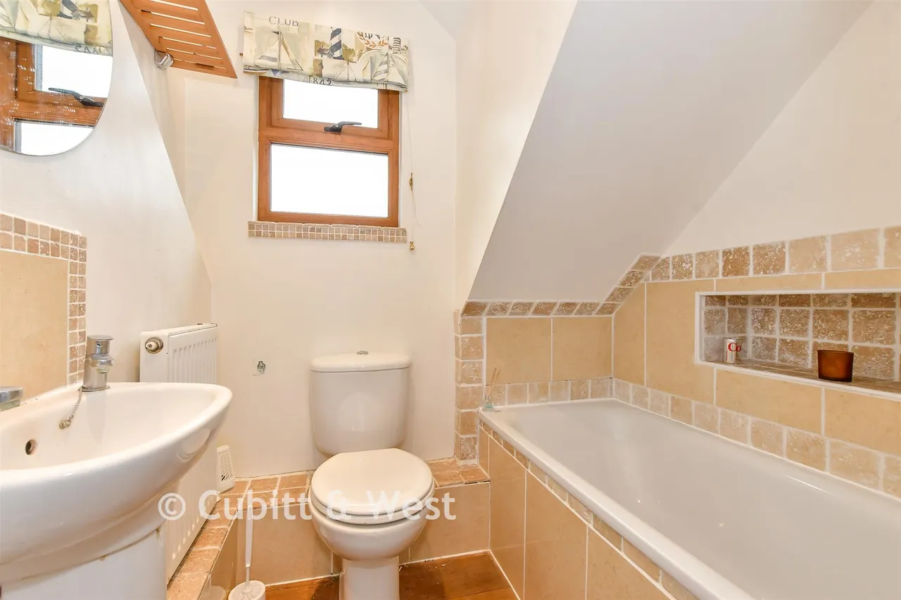 Castle Road, Rowland's Castle, PO9, photo 7