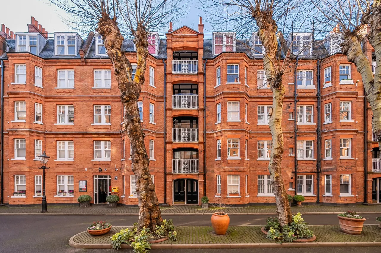 2 bed flat for sale — Elm Park Mansions, Park Walk, Chelsea, London, SW10