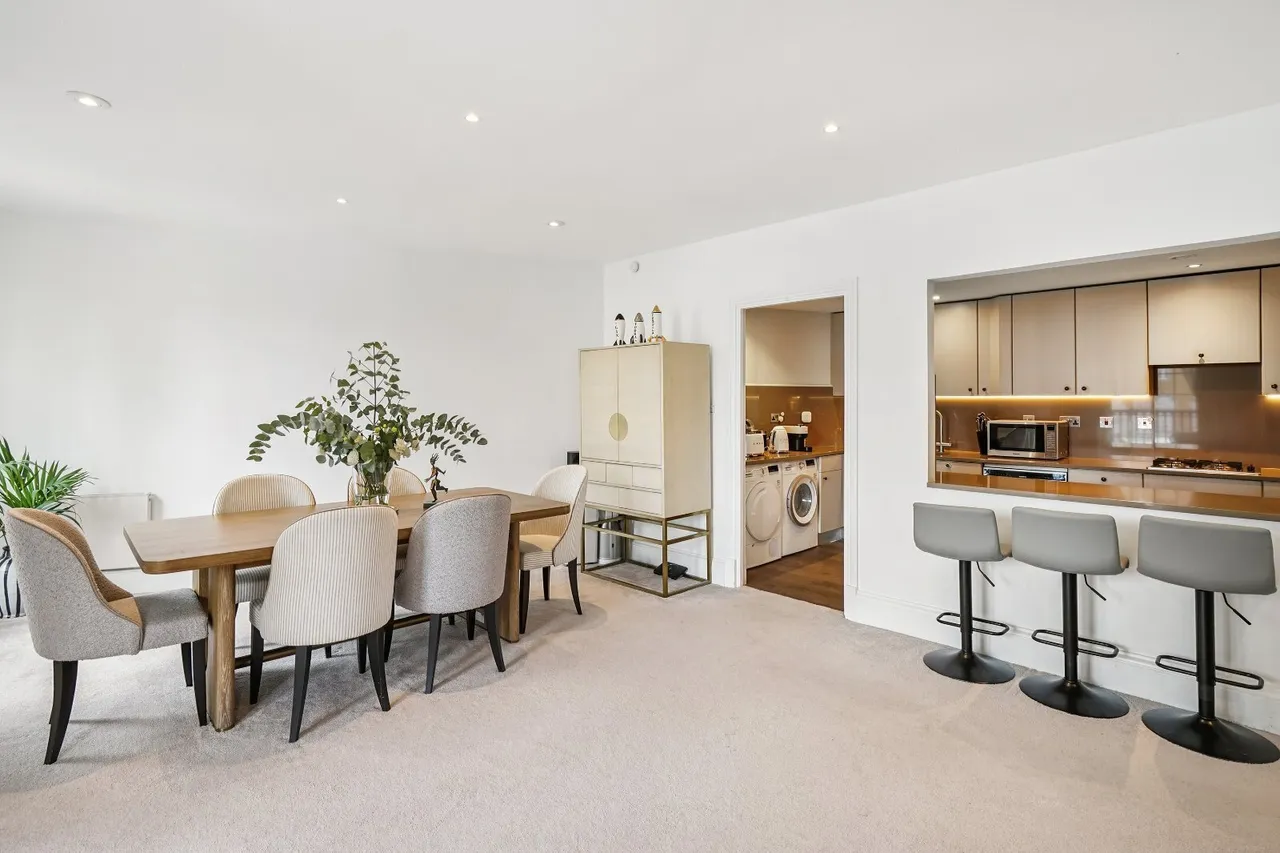 3 bed flat for sale, Carlyle Court, Chelsea Harbour, SW10