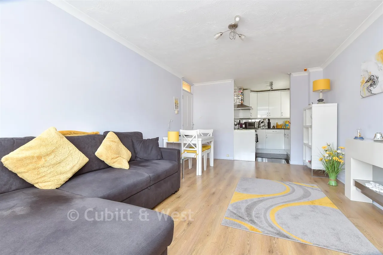 Brighton Road, Purley, CR8, photo 8