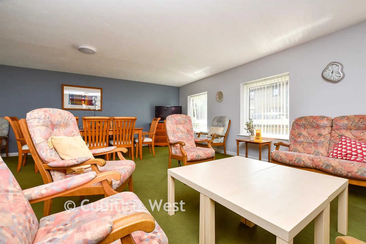 Brighton Road, Purley, CR8, photo 10