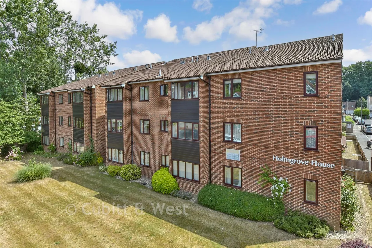 1 bed flat for sale, Brighton Road, Purley, CR8