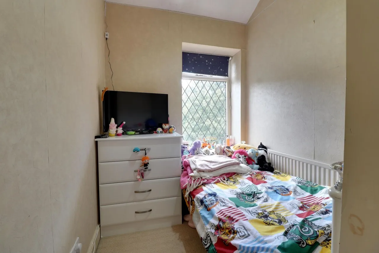 Meltham Road, Netherton, HD4, photo 11