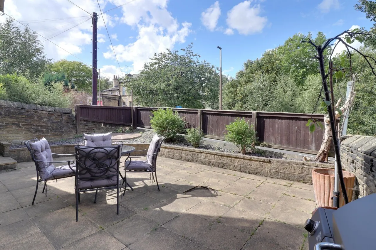 Meltham Road, Netherton, HD4, photo 12