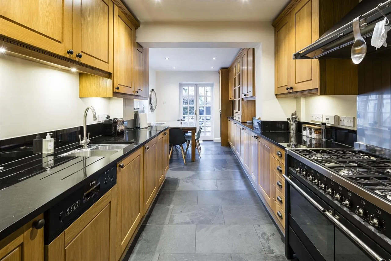 Station Road, Brookmans Park AL9 7SL, photo 7