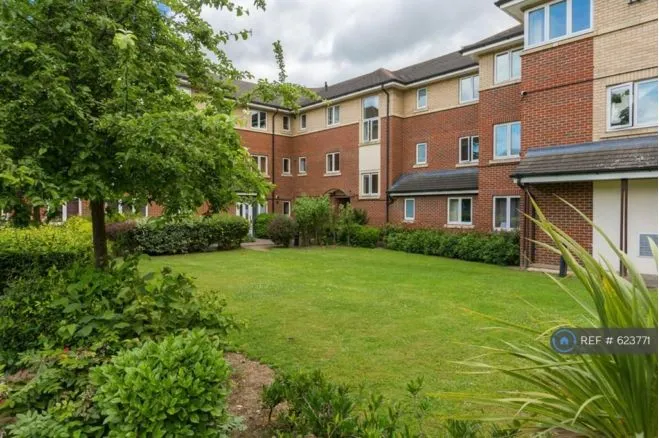 Grasgarth Close, London, W3, photo 14