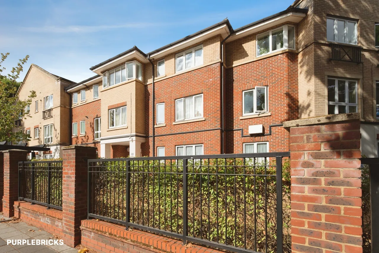 Grasgarth Close, London, W3, photo 15