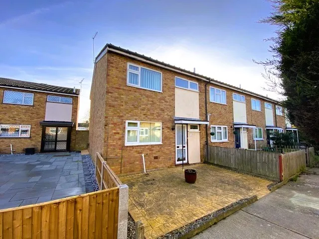 3 bed house for sale — The Walk, Walton, Felixstowe, Suffolk, IP11 9DA