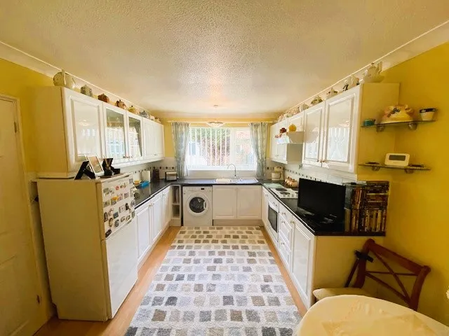 The Walk, Walton, Felixstowe, Suffolk, IP11 9DA, photo 3