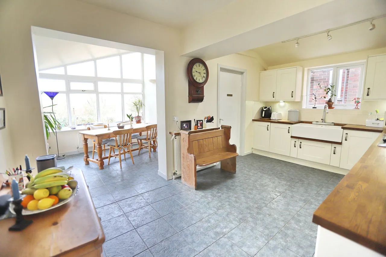 3 bed house for sale, Stand Close, Whitefield, M45