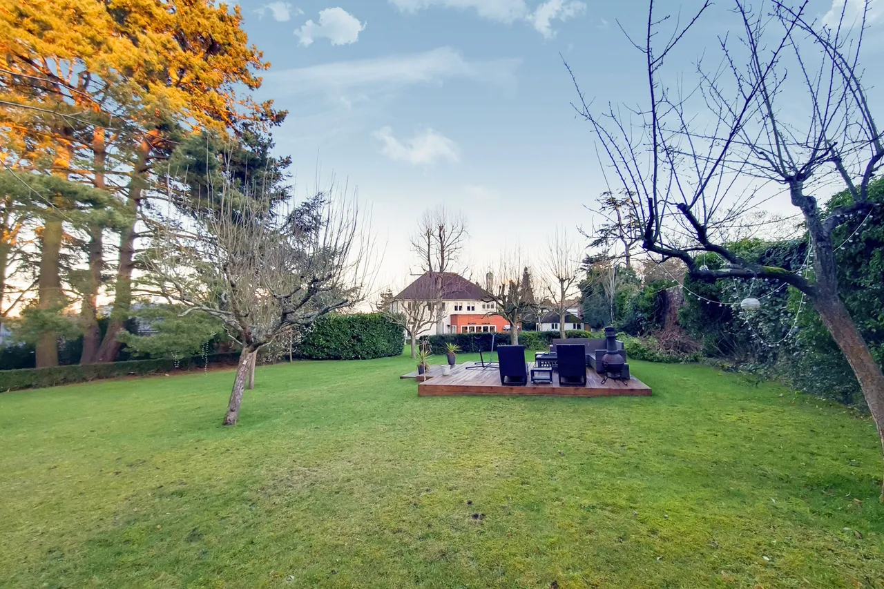 Alpina, 22 Coombe Ridings, Kingston upon Thames, photo 10
