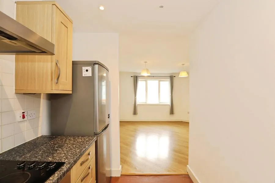 Reynolds Avenue, Redhill, RH1, photo 11