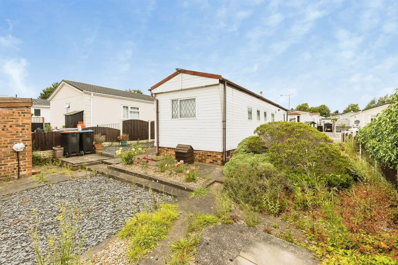 Orchard Park, Elton, CH2, photo 3