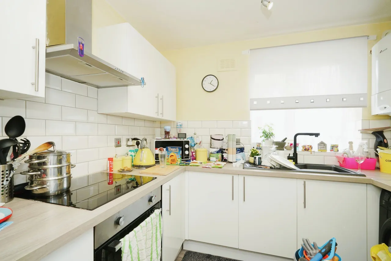 Masefield Drive, Bolton, photo 4