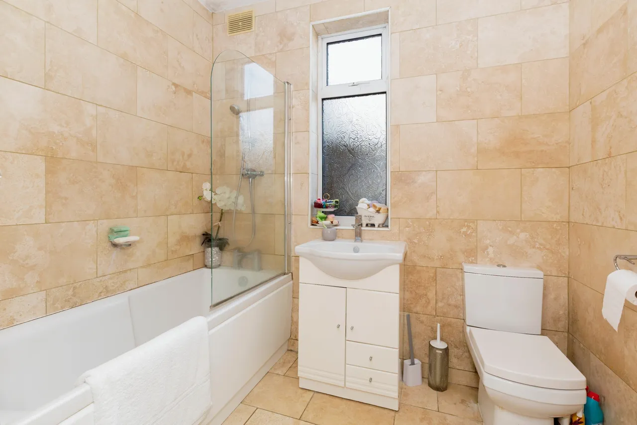 Loudoun Avenue, Ilford, IG6, photo 15