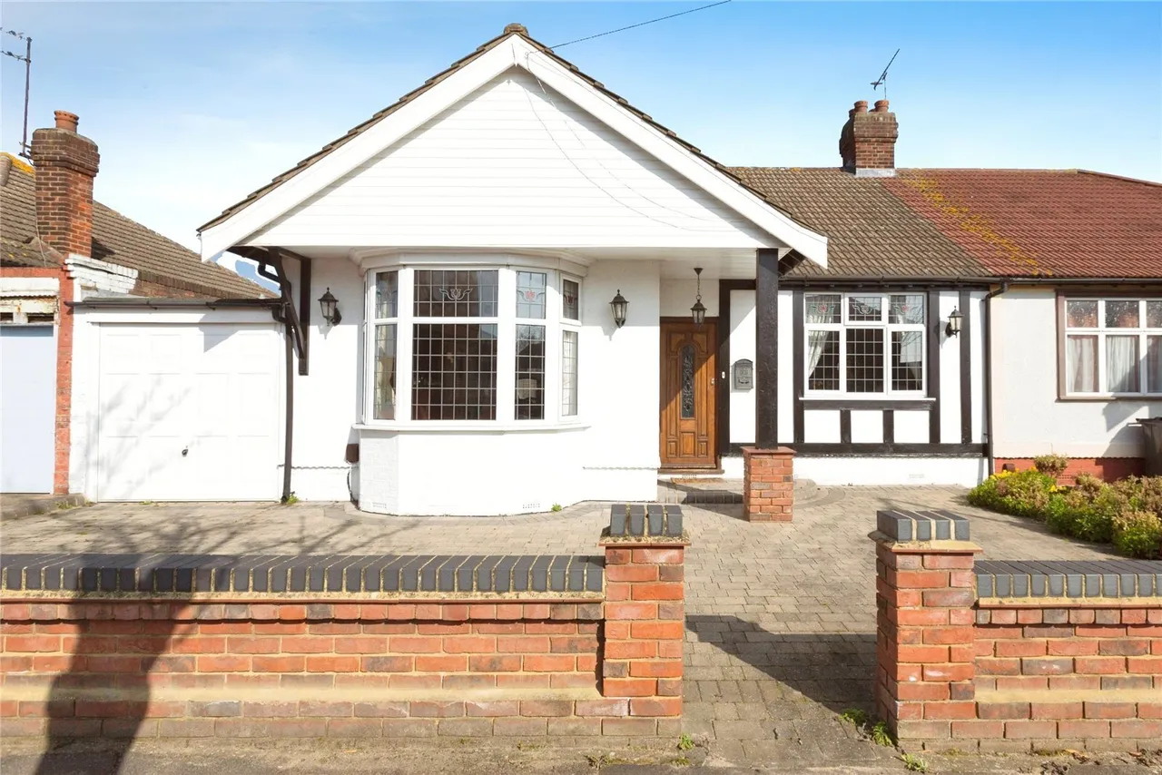 Loudoun Avenue, Ilford, IG6, photo 4