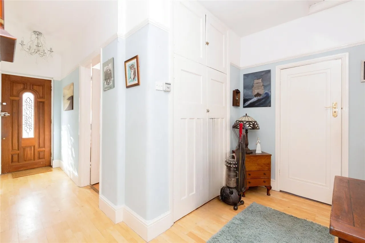 Loudoun Avenue, Ilford, IG6, photo 5