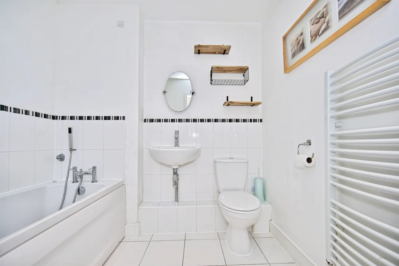 Sandling Lane, Maidstone, ME14, photo 12