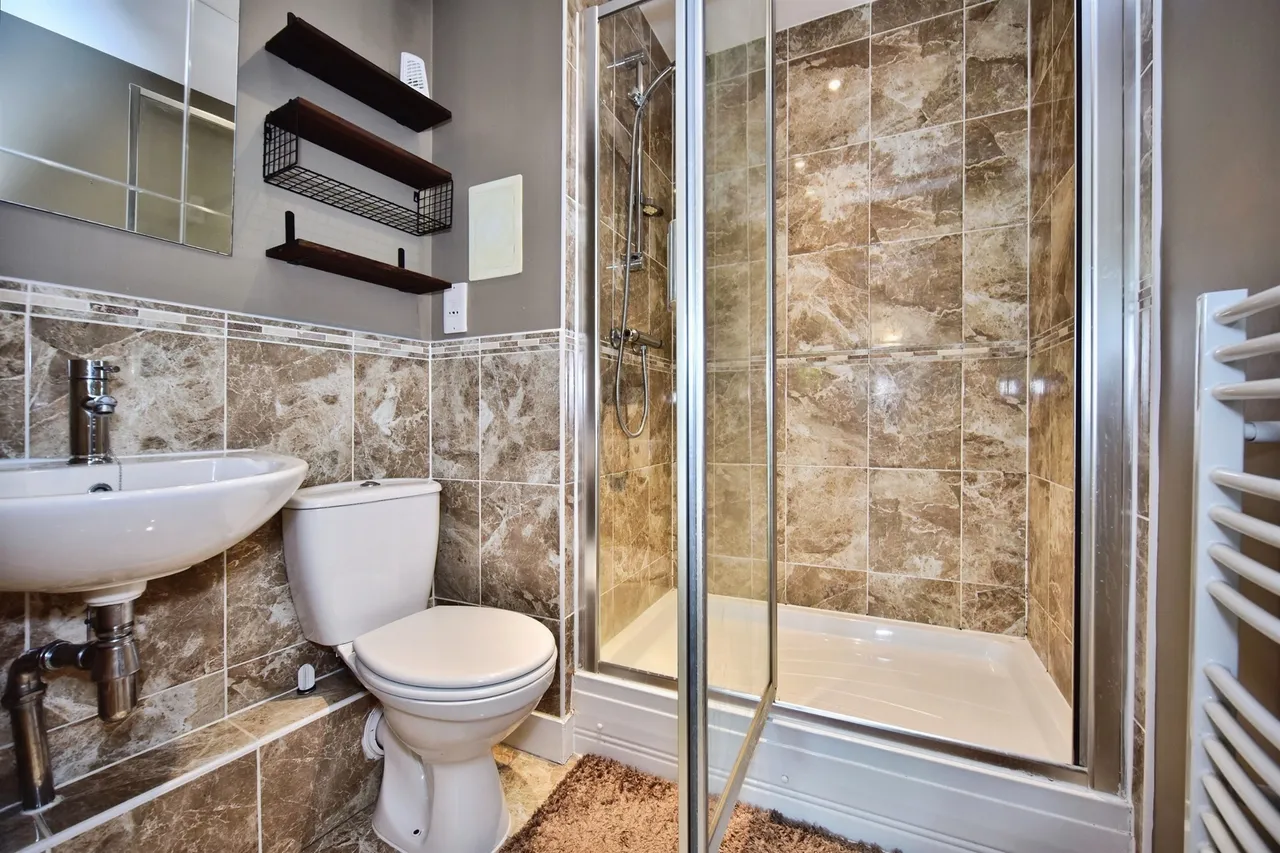 Sandling Lane, Maidstone, ME14, photo 11