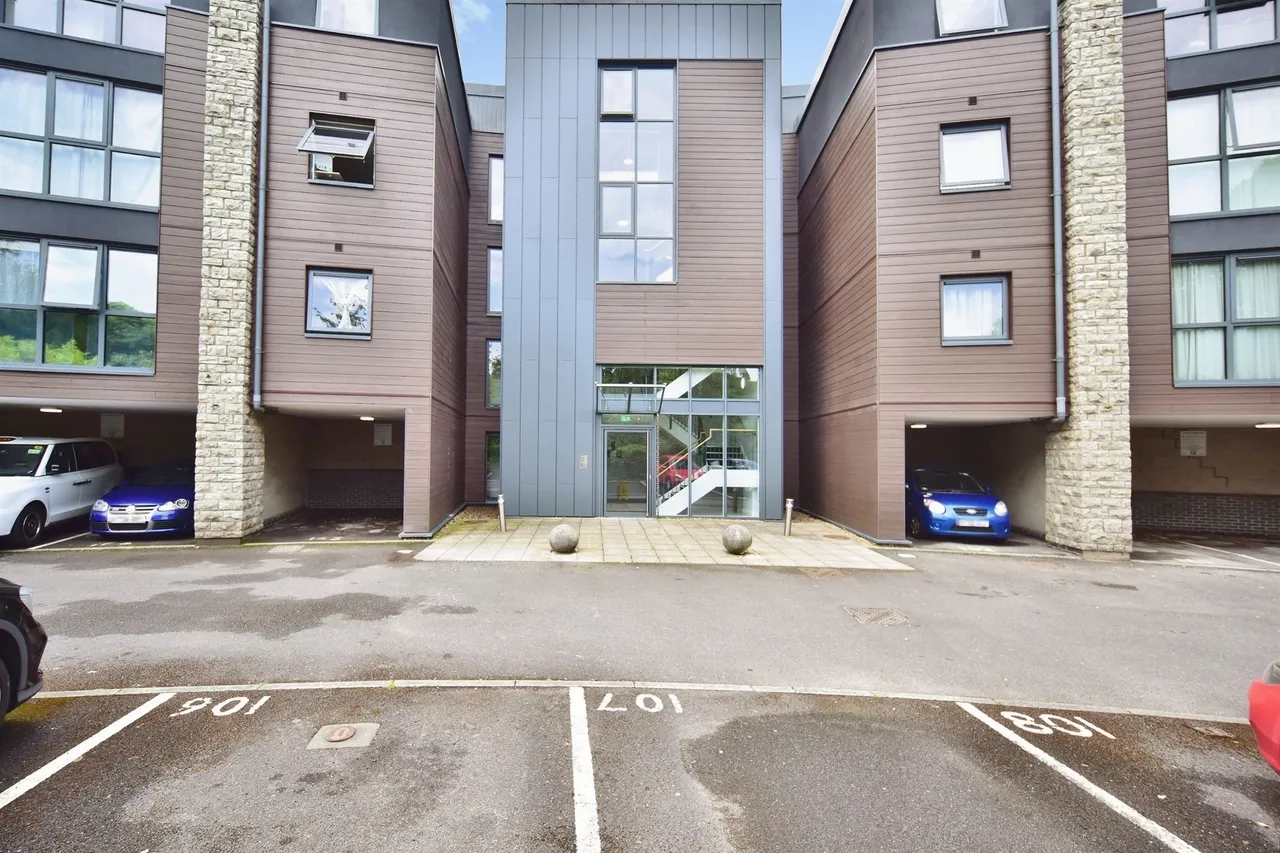 2 bed flat for sale, Sandling Lane, Maidstone, ME14