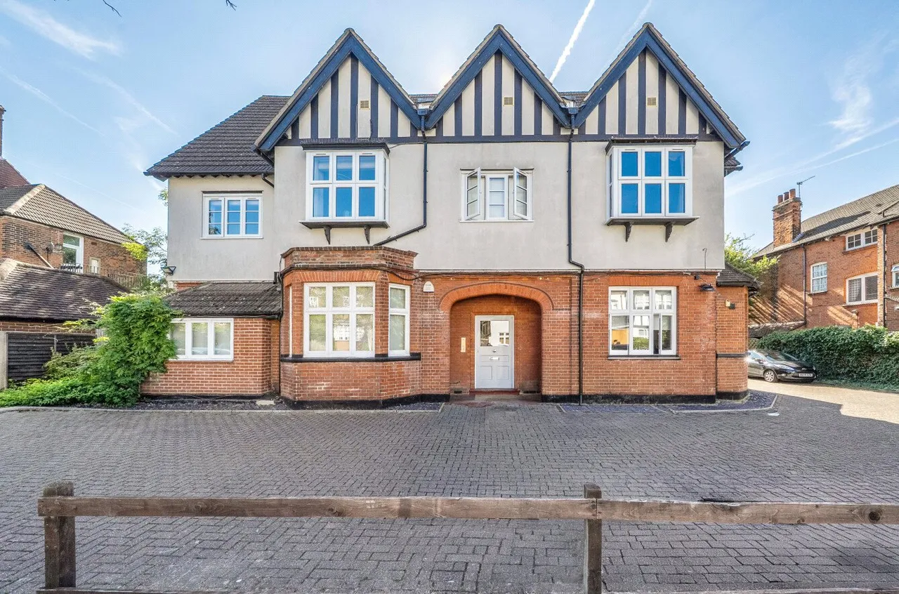 2 bed flat for sale, Homefield Road, Bromley, BR1