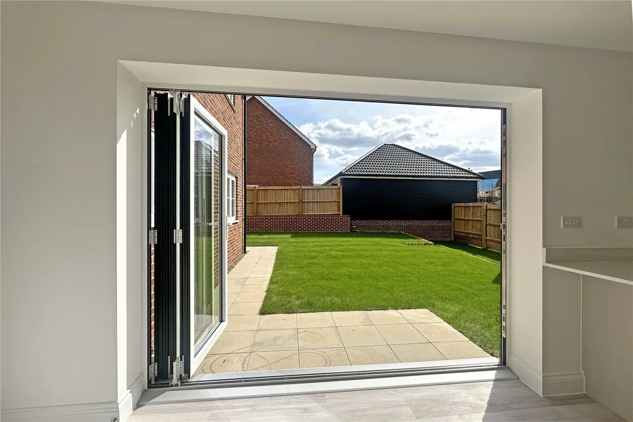 Beccles Road, Loddon, NR14, photo 2