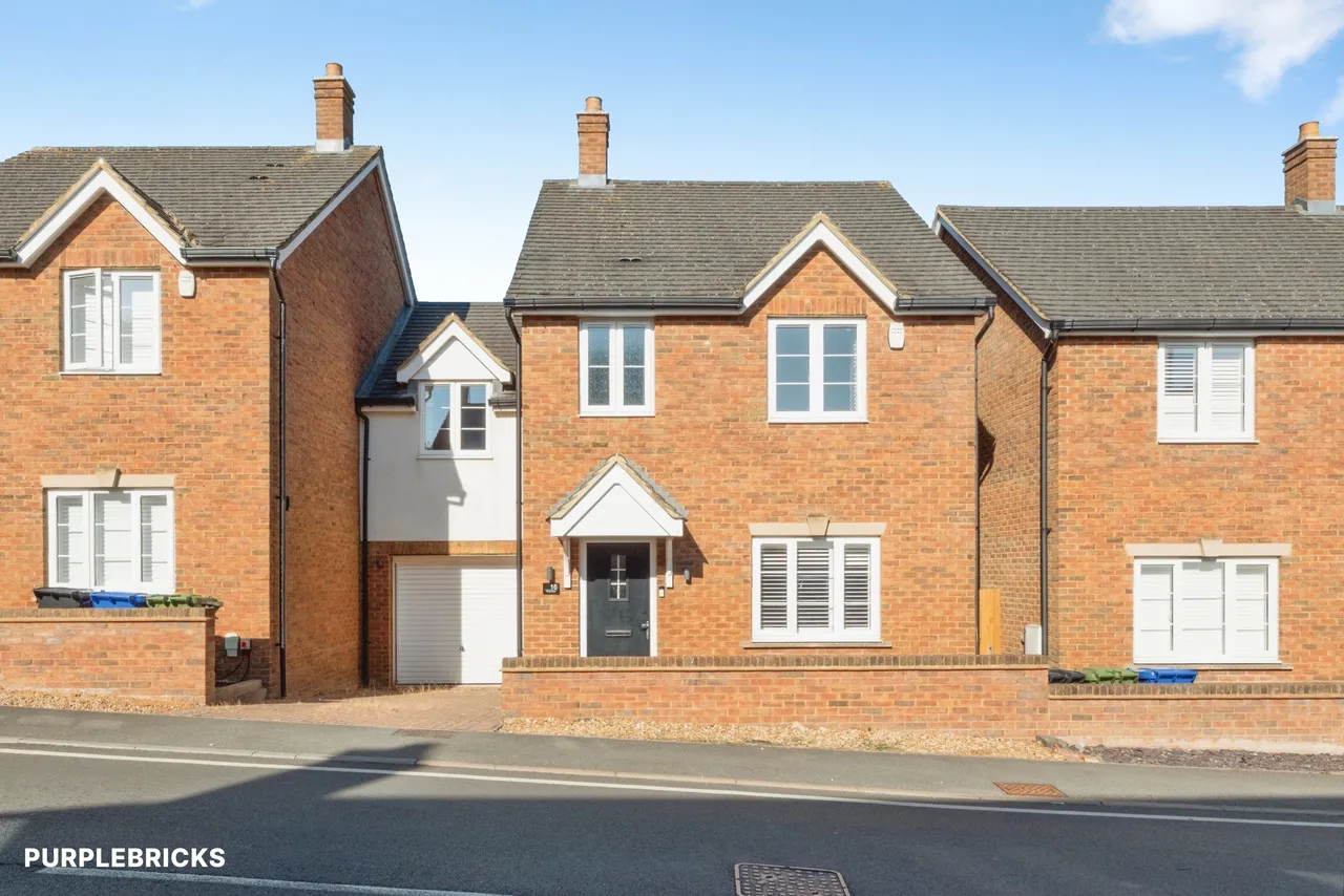 4 bed house for sale, Hayes Road, Deanshanger, MK19