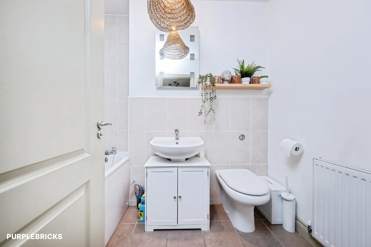 Hayes Road, Deanshanger, MK19, photo 9
