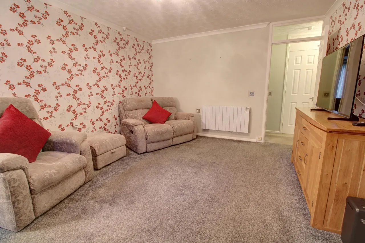 Ferndale Court, Thatcham, RG19, photo 3