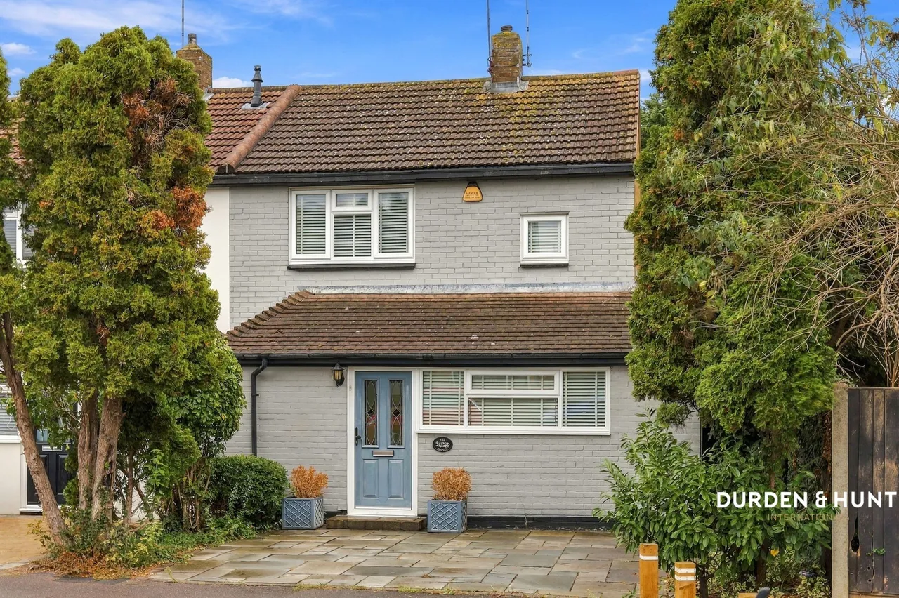 2 bed house for sale, Waldegrave, Basildon, SS16