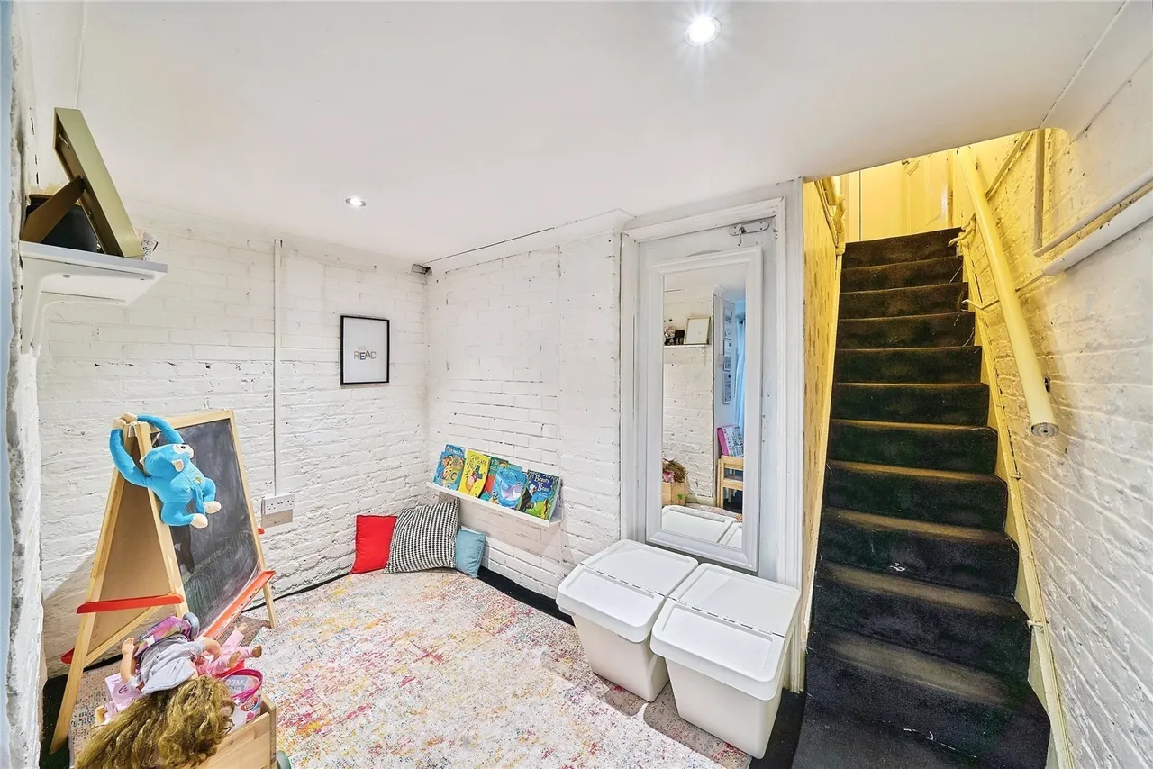 Upton Lane, London, E7, photo 12
