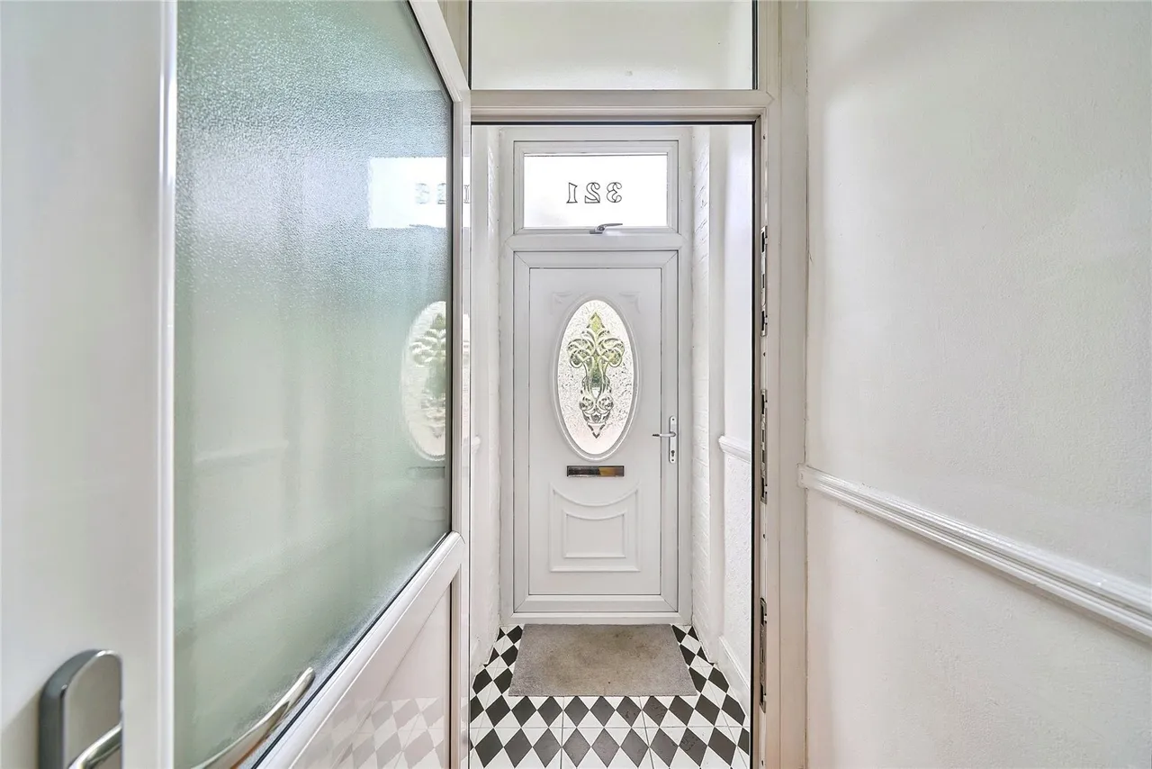 Upton Lane, London, E7, photo 9