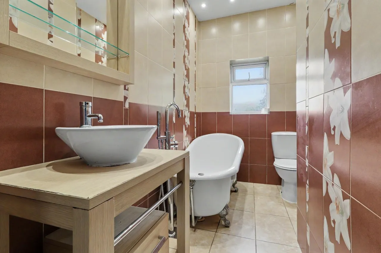 Ashdown Road, Wakefield, WF1, photo 10