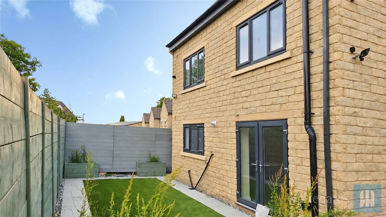 Hebble Court, Thornhill Lees, WF12, photo 10