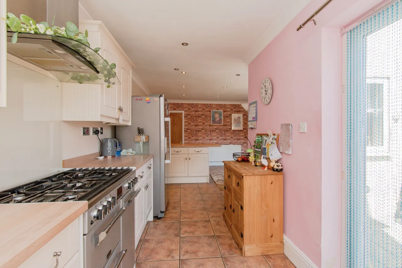 Castleford Road, Normanton, WF6, photo 8