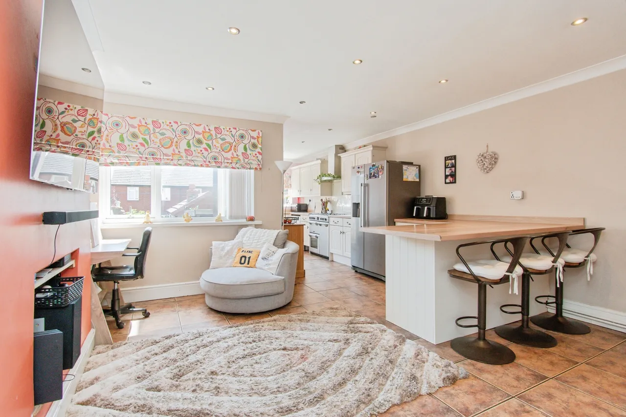 3 bed house for sale, Castleford Road, Normanton, WF6