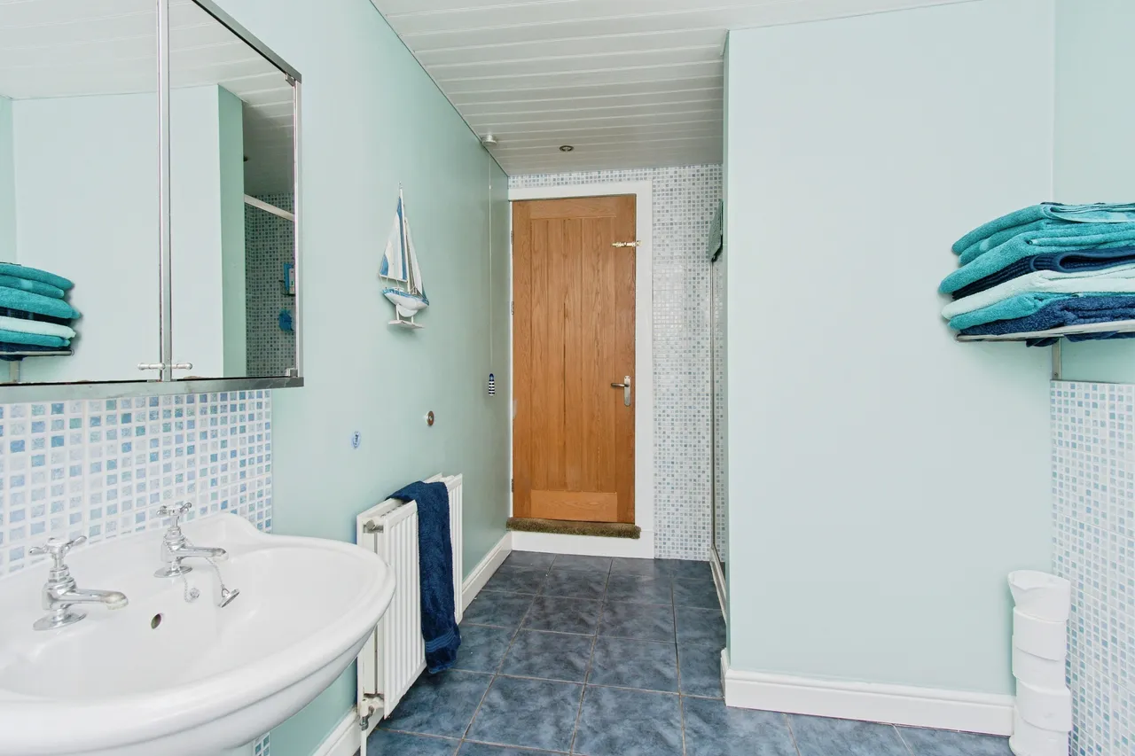 Castleford Road, Normanton, WF6, photo 15