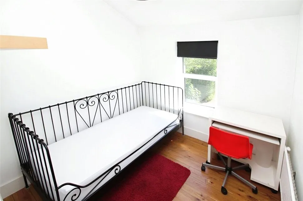 Milton Road, Egham, TW20, photo 6